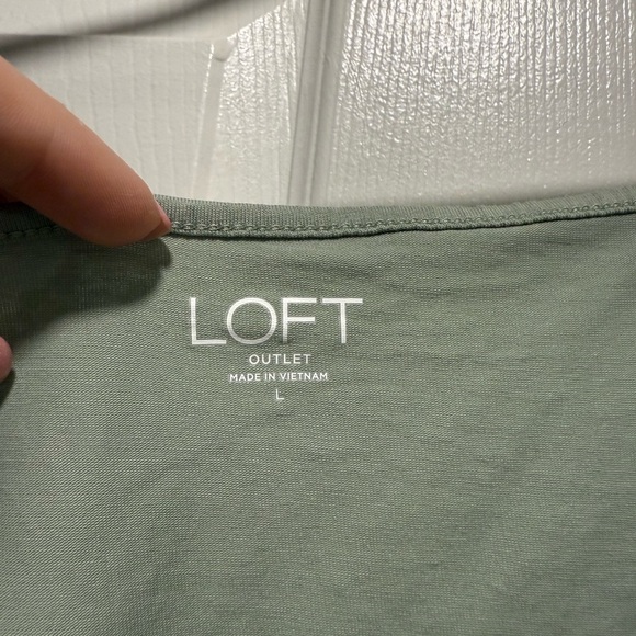 LOFT Green Camisole Top with Spaghetti Straps - Picture 3 of 3